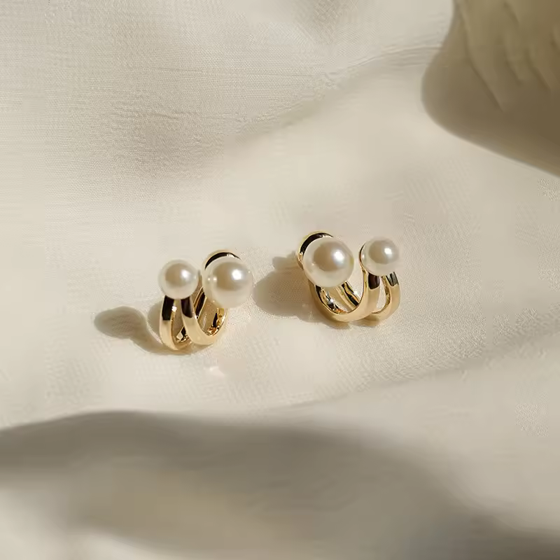 Vintage irregular pearl earrings Pearla